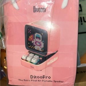 Brand new retro pixel Bluetooth speaker